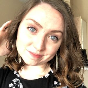 Meet your Posher, Abigail